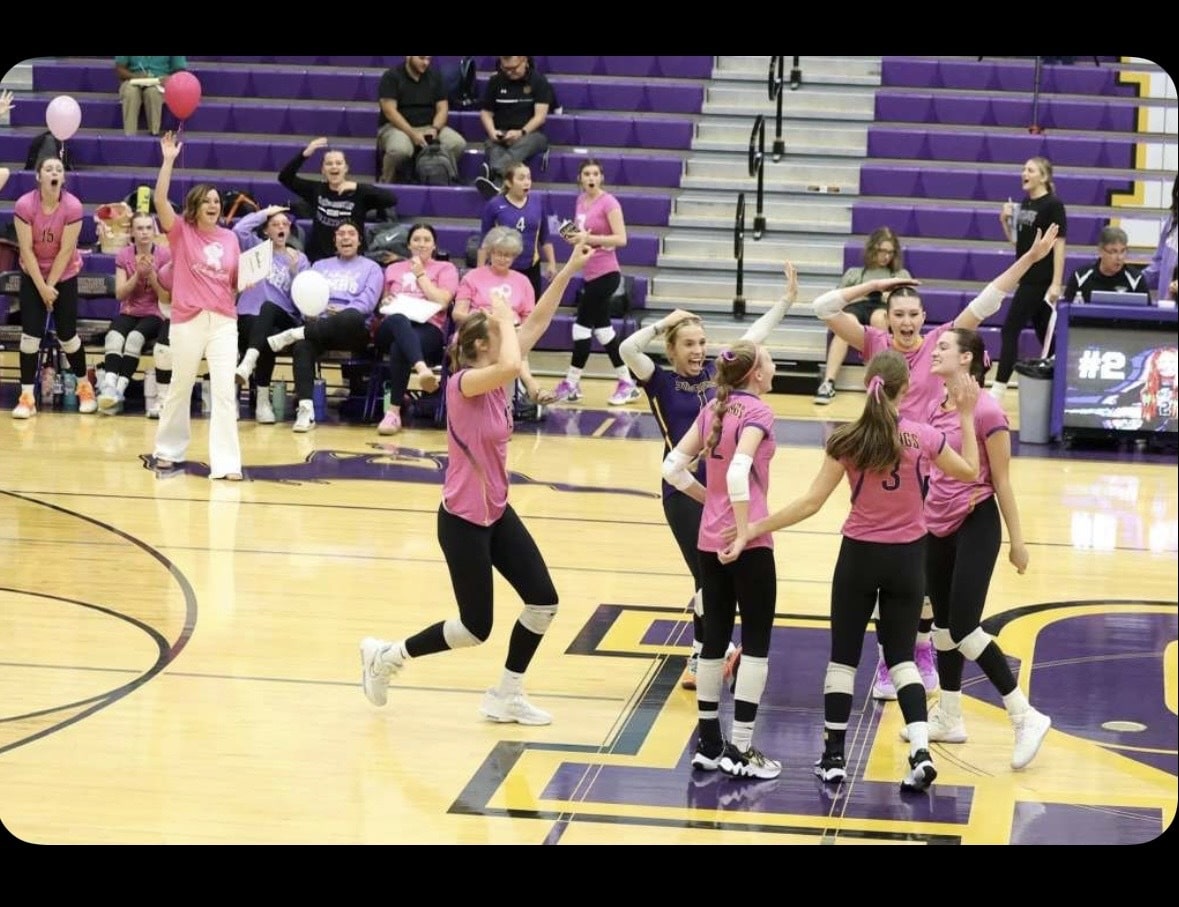 Brooke Barrois Volleyball Sunrise Mountain High School - team celebration for roof block